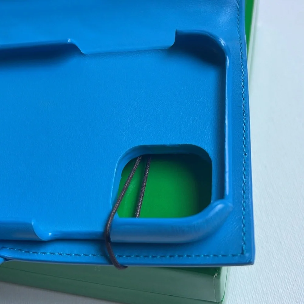 NWT BOTTEGA VENETA WOVEN LEATHER BLUE iPHONE 11 CASE WALLET WITH BOX AND BAG - Picture 13 of 16